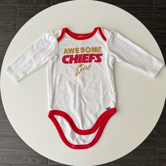 Kansas City Chiefs Baby Bundle 6 Months - Picture 4 of 16